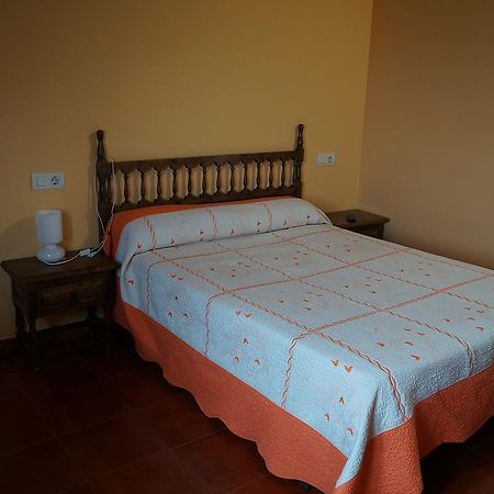 Hostal Camino Real Calzadilla de la Cueza Bagian luar foto