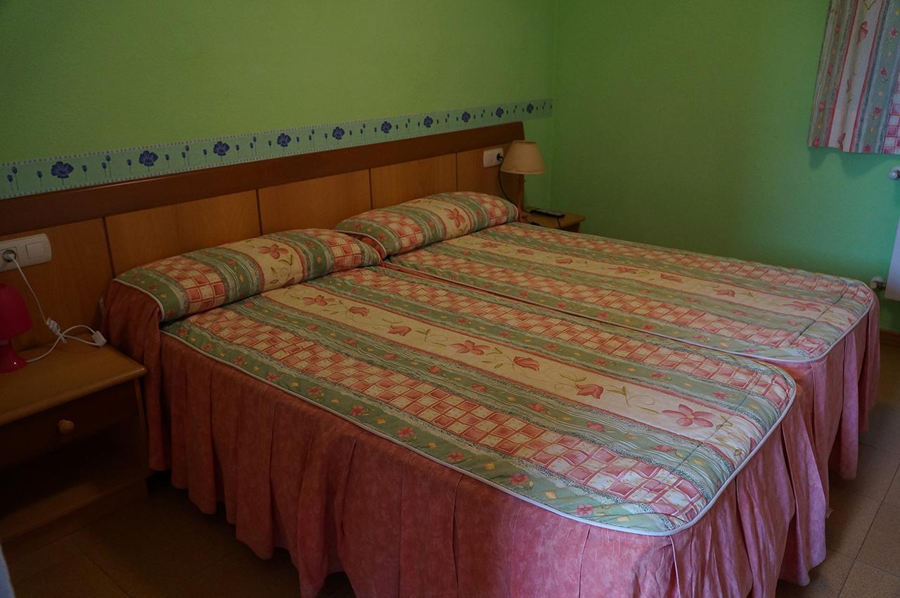Hostal Camino Real Calzadilla de la Cueza Bagian luar foto